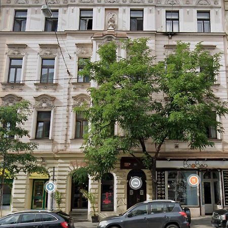 Quite Loft With Balcony And 3 Air Conditioners Prague Extérieur photo